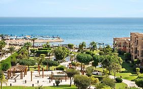 منتجع موڤنبيك السخنة